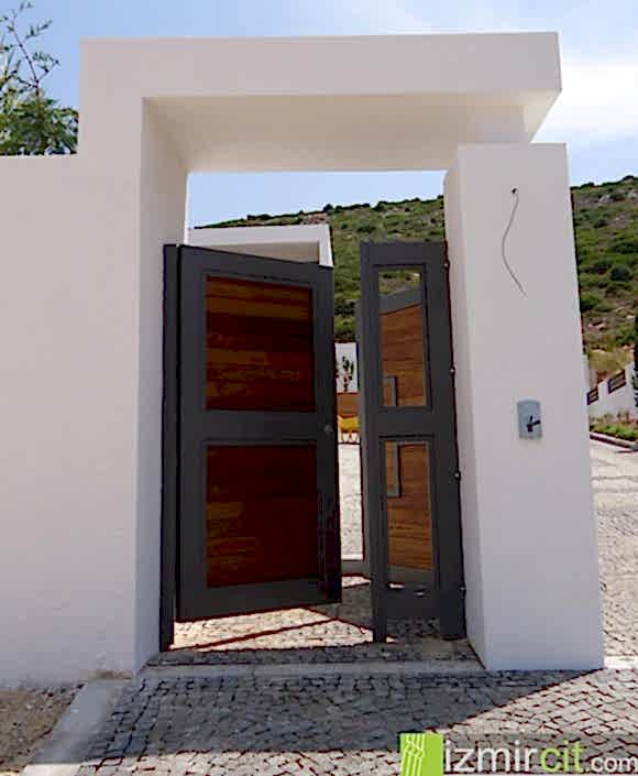 Villa Yaya Giriş Kapısı